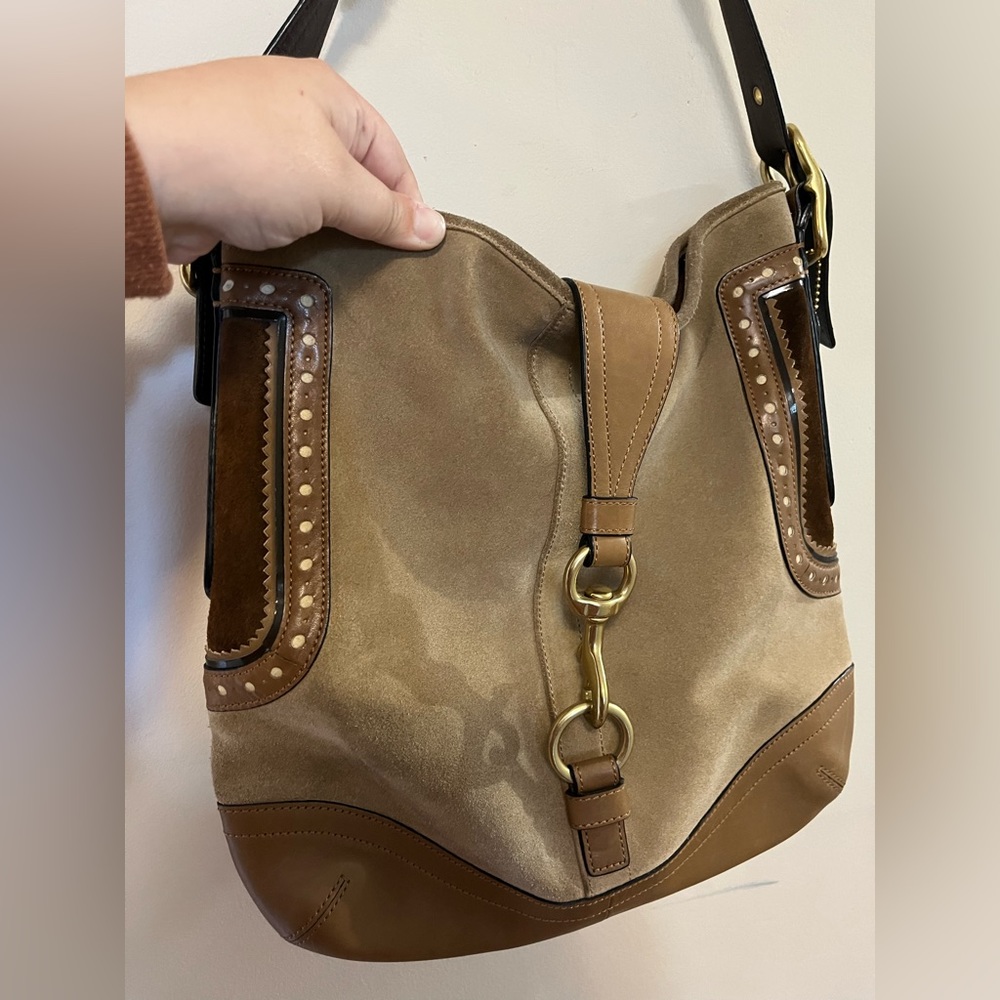2000’s suede Coach hobo bag with wristlet - Picture 2 of 12
